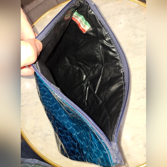 Italian Embosed "Croc" Leather Clutch - Picture 4 of 8